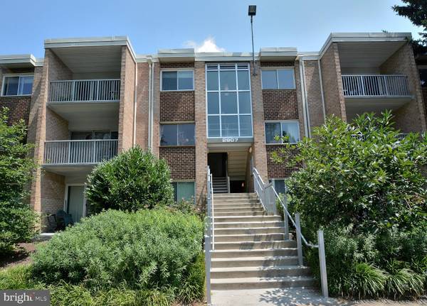 2907 CHARING CROSS RD #14, Falls Church, VA 22042