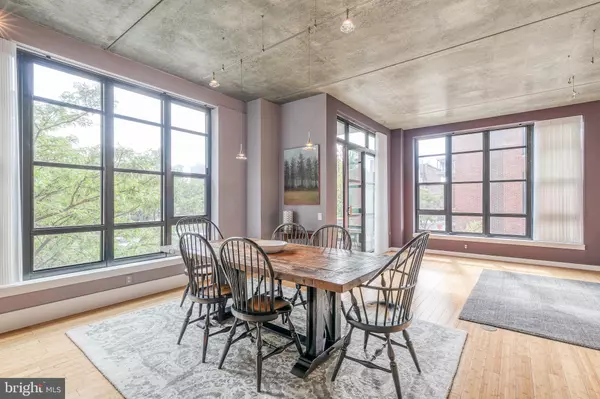 Philadelphia, PA 19106,317 VINE ST #201