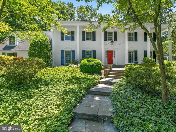 1345 WOODSIDE DR, Mclean, VA 22102