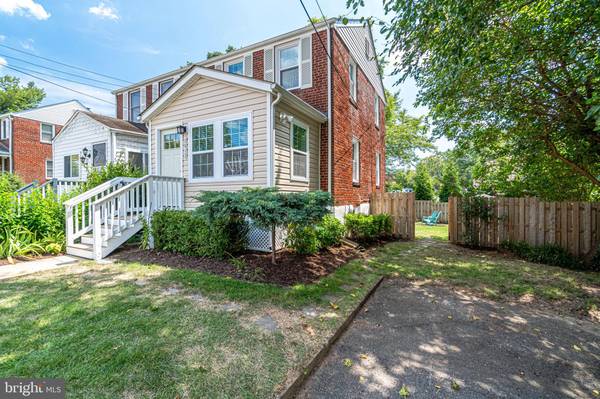 2613 FARMINGTON DR, Alexandria, VA 22303