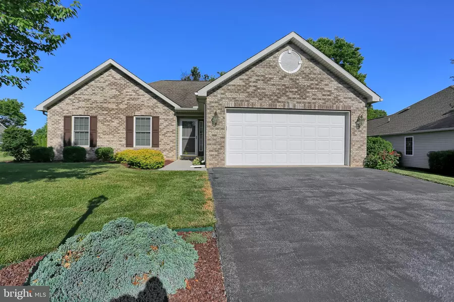 43 LONGWOOD DR, Mechanicsburg, PA 17050