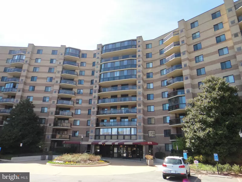 8370 GREENSBORO DR #612, Mclean, VA 22102