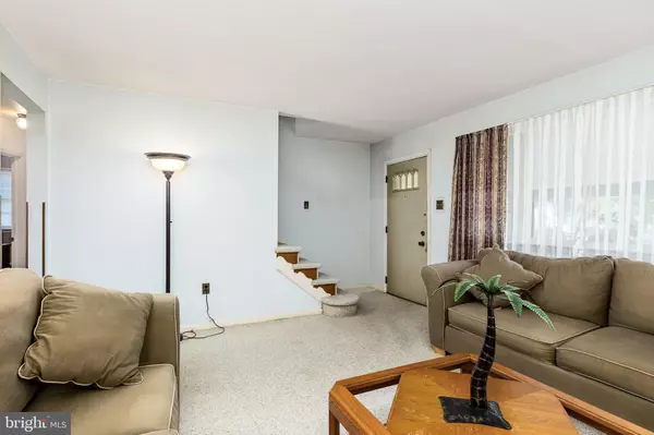 Moorestown, NJ 08057,21 S LENOLA RD