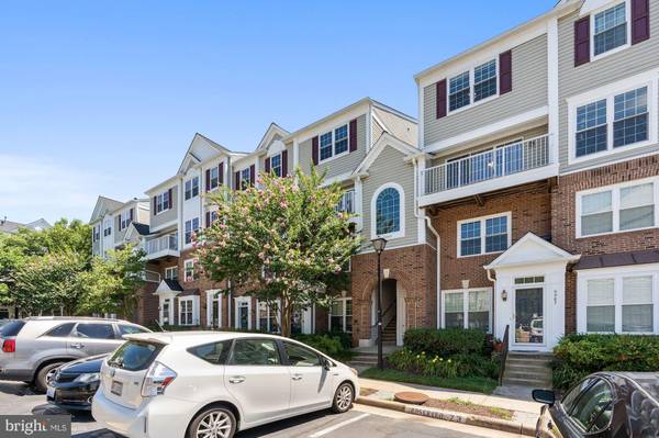 5985-F TERRAPIN PL #304, Alexandria, VA 22310