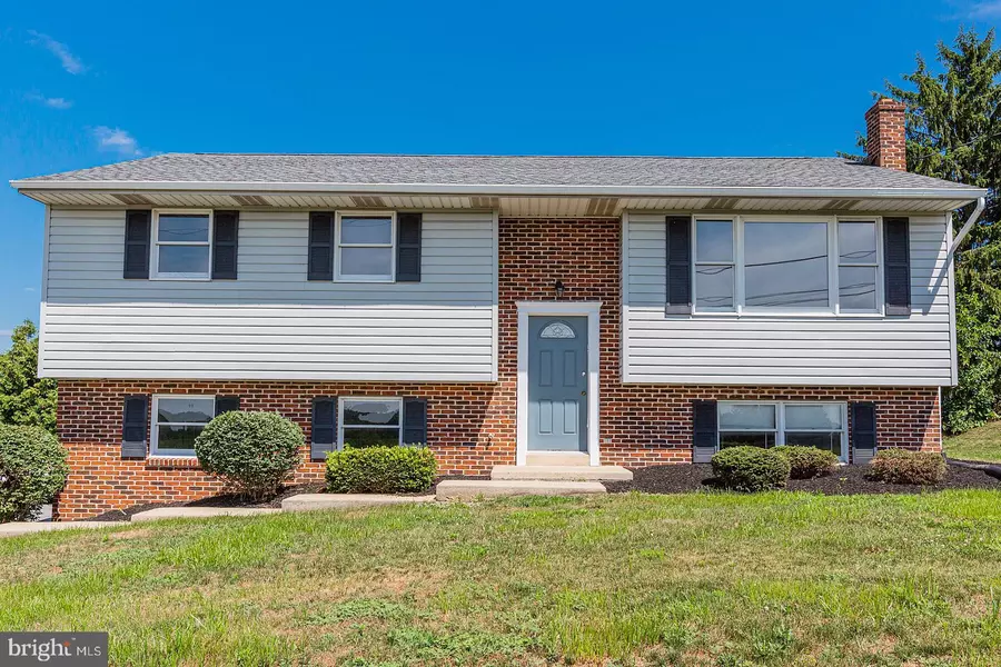 1816 NEWPORT RD, Manheim, PA 17545