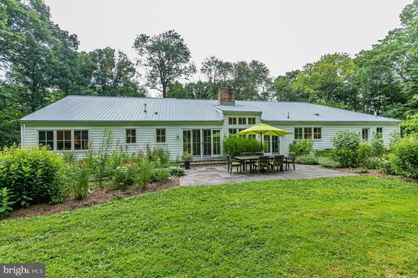 55 AUNT MOLLY RD, Hopewell, NJ 08525