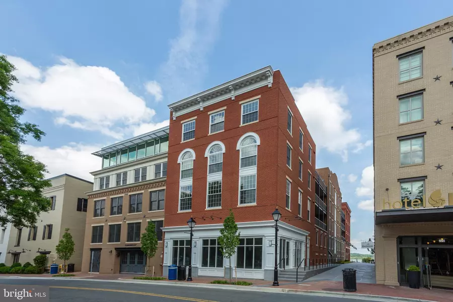 225 STRAND ST #305, Alexandria, VA 22314