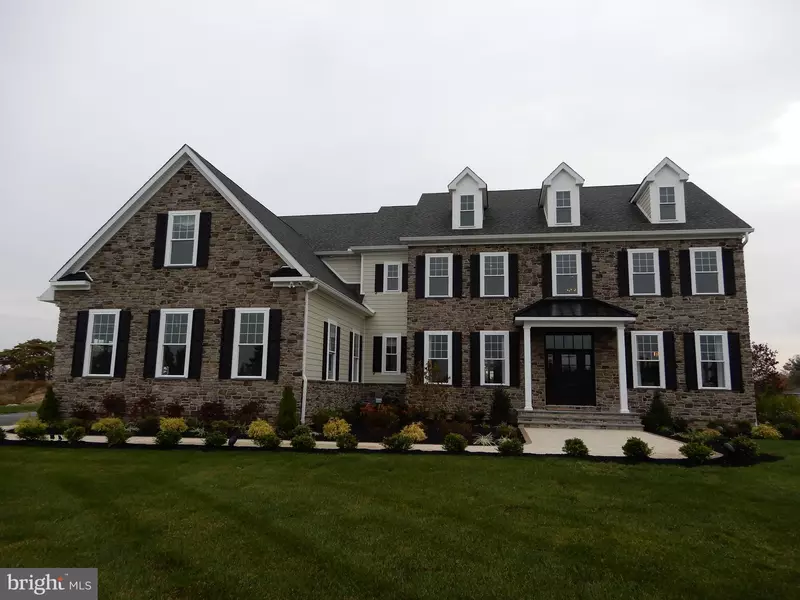 4 GRACE CIR, Newtown, PA 18940