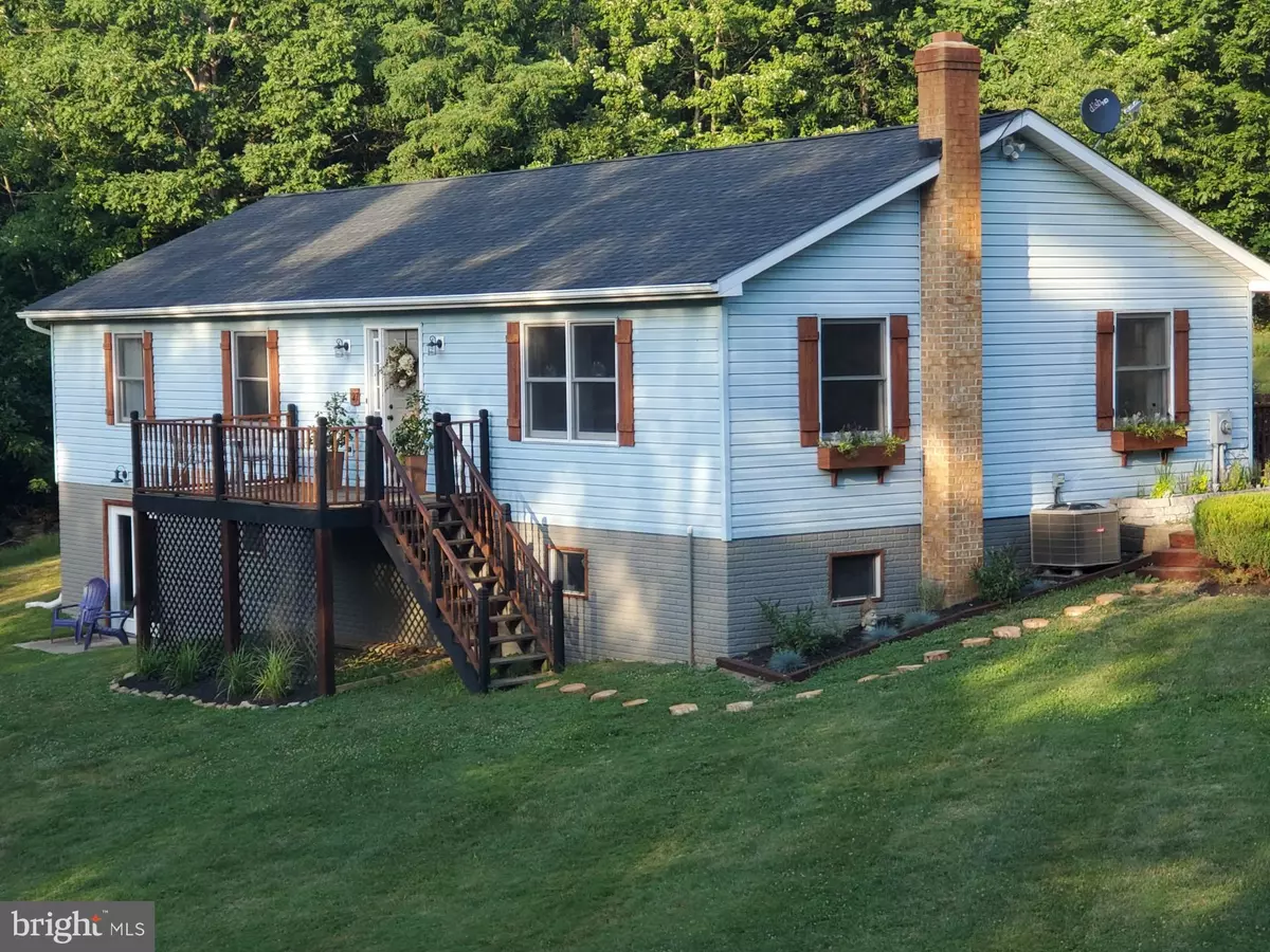 Hedgesville, WV 25427,127 SNAKE LN