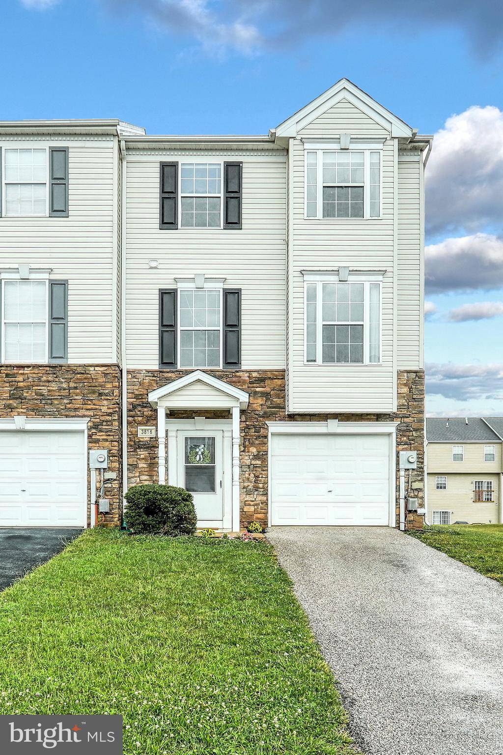 York, PA 17408,3816 ARMORY LN