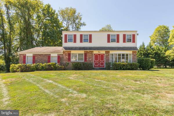 3 PARKWYNNE RD, Broomall, PA 19008