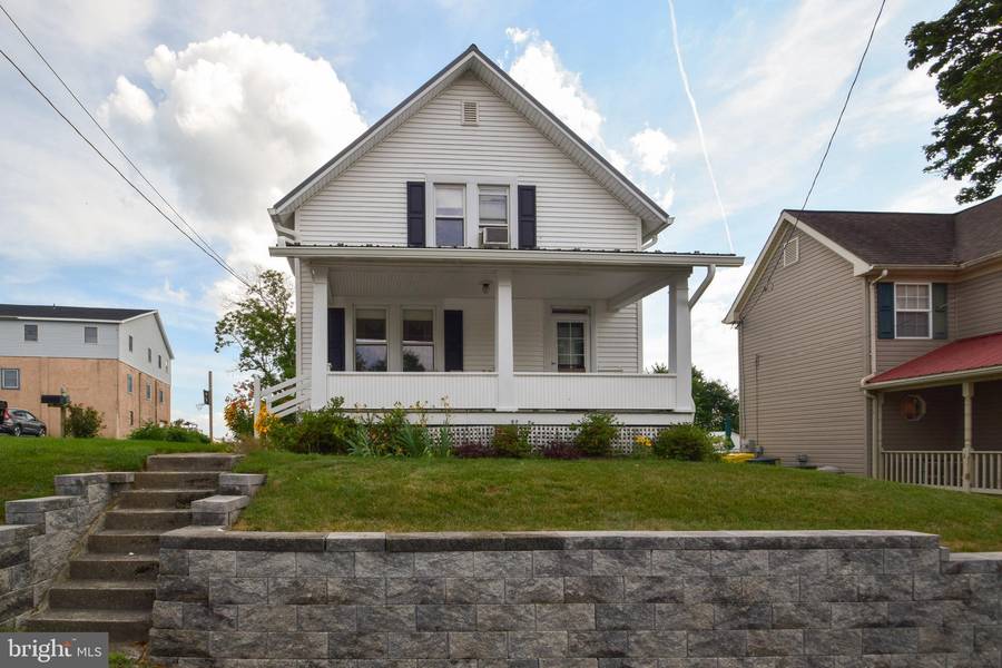 26 W MAIN ST, Fawn Grove, PA 17321