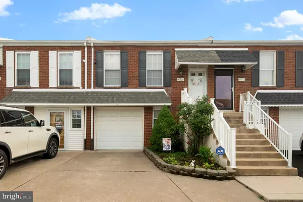 10703 E PELLE CIR, Philadelphia, PA 19154