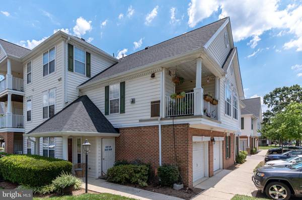 25300 LAKE MIST SQ #200, Chantilly, VA 20152