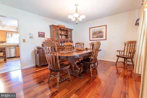 Easton, PA 18045,2660 FARMHOUSE CT S