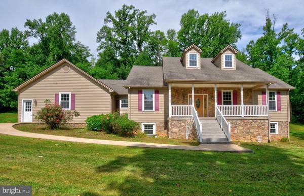 1096 CCC RD, Linden, VA 22642