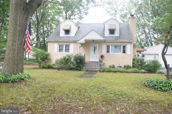 631 WOODLAND AVE, Westville, NJ 08093