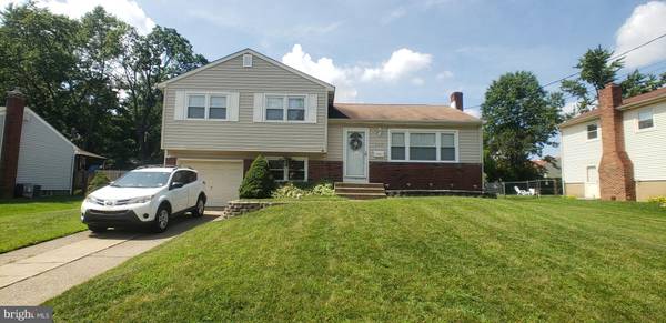 119 MCINTOSH RD, Cherry Hill, NJ 08003