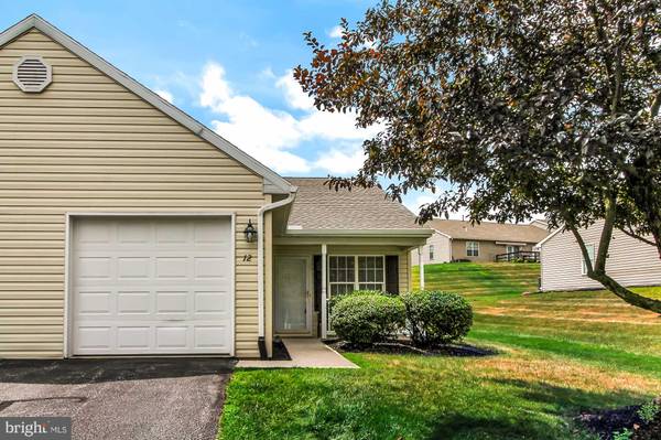 12 HAGARMAN DR, York, PA 17408