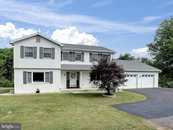 809 PINEWOOD DR, Pottsville, PA 17901