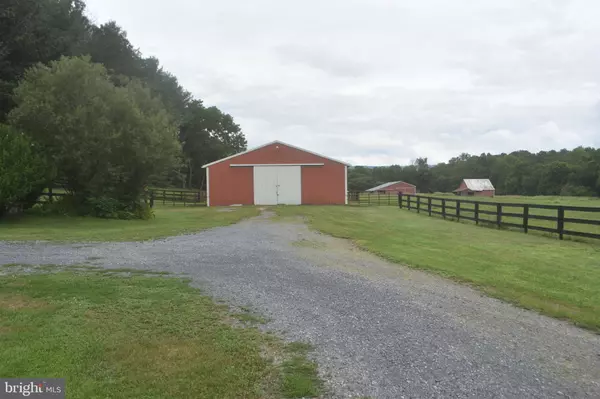 Luray, VA 22835,601 HINTON RD