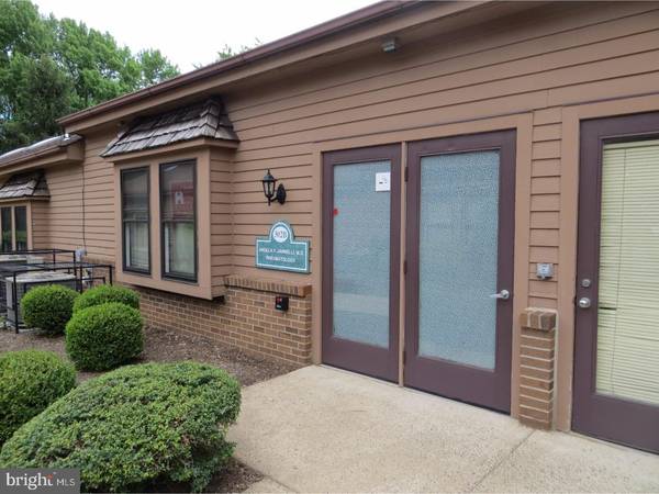 1609 WOODBOURNE RD #302B, Levittown, PA 19057