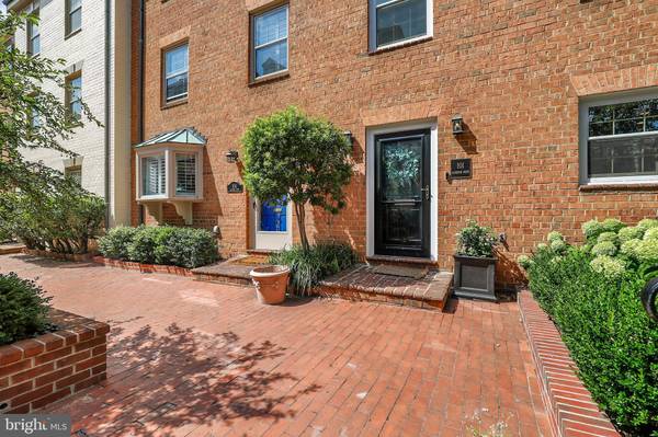 101 CAMERON MEWS, Alexandria, VA 22314