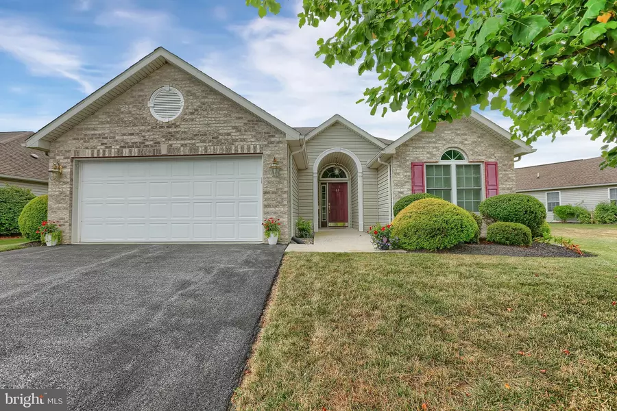 61 LONGWOOD DR, Mechanicsburg, PA 17050