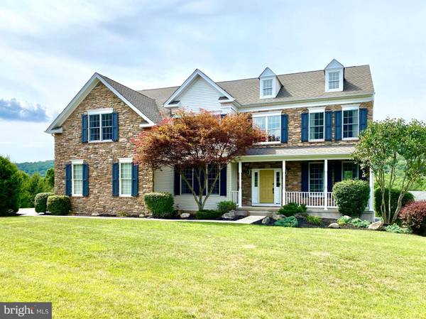 10 WOODRUN CT, Easton, PA 18042