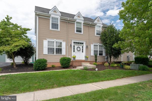 505 THORNBERRY LN, Lititz, PA 17543