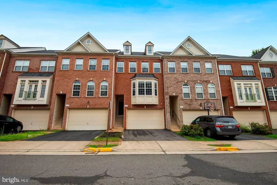 4529 ENGLISH HOLLY DR, Fairfax, VA 22030