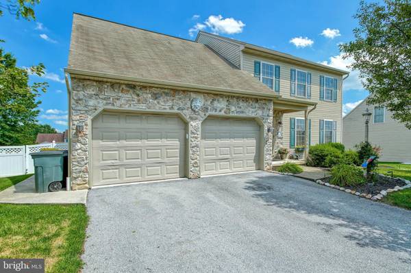 385 OLDE HICKORY RD, Mount Wolf, PA 17347