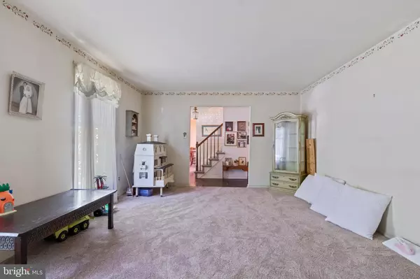 Hatboro, PA 19040,2405 KAREN LN