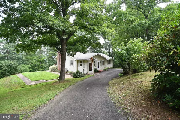 Berkeley Springs, WV 25411,602 CLEARFIELD DR