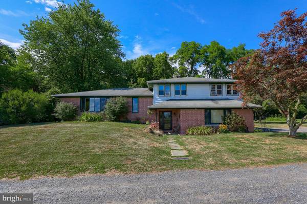 17 MARTICVILLE RD, Lancaster, PA 17603