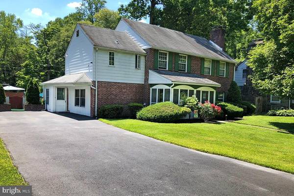 8 FARWOOD RD, Wynnewood, PA 19096