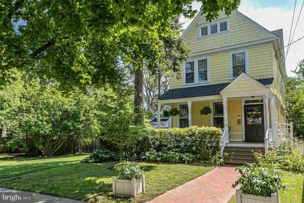 29 E BROAD ST, Hopewell, NJ 08525