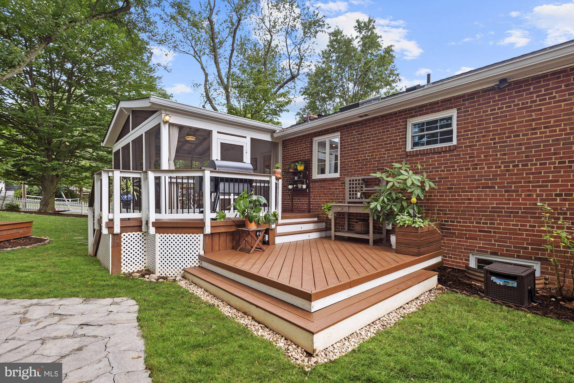 Falls Church, VA 22044,6322 ANNELIESE DR