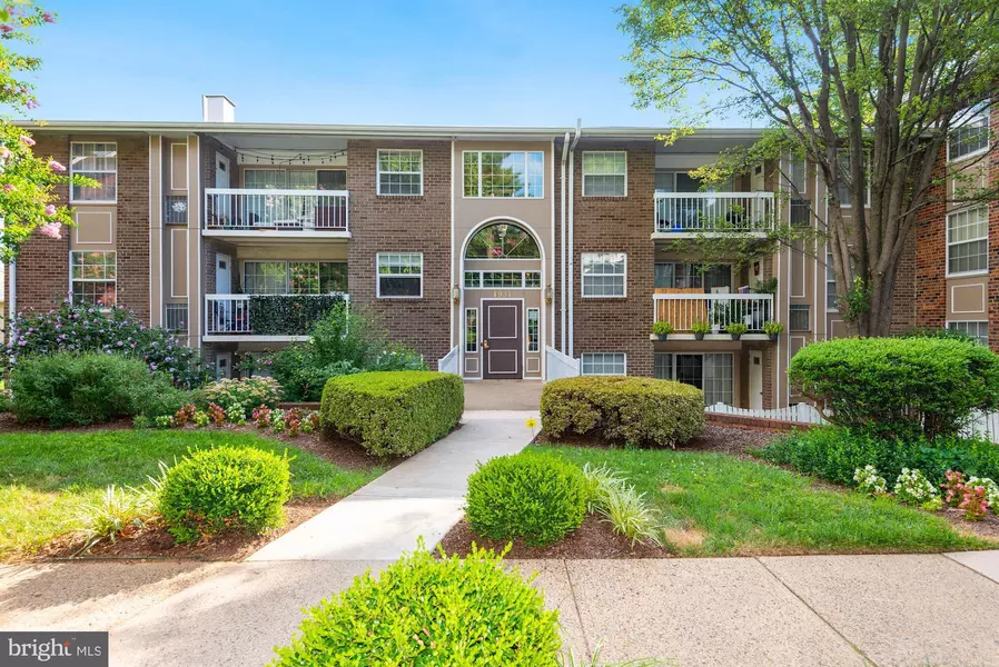 1931 WILSON LN #102, Mclean, VA 22102