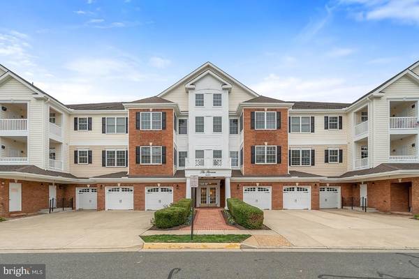 15231 ROYAL CREST DR #203, Haymarket, VA 20169