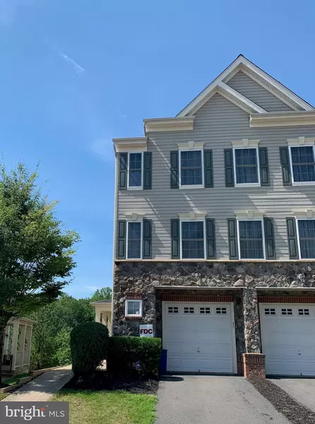 2832 CHINKAPIN OAK LN, Woodbridge, VA 22191