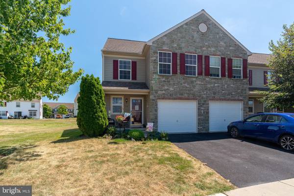 20 N VILLAGE CIR, Palmyra, PA 17078