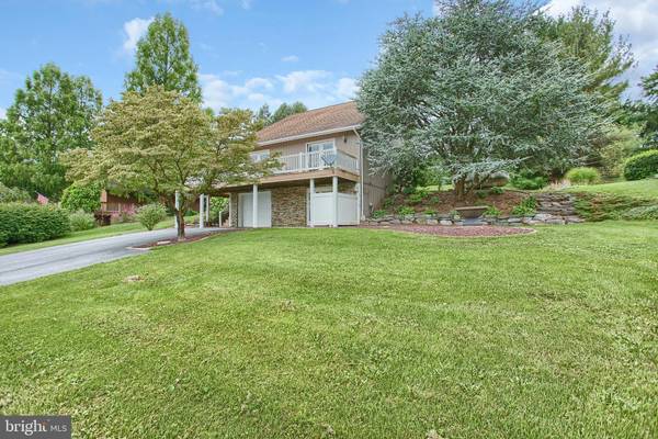 22 ECHO VALLEY DR, Ephrata, PA 17522