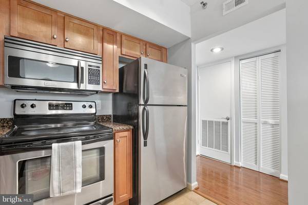 Arlington, VA 22201,1001 N RANDOLPH ST #311