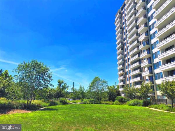 5101 RIVER RD #301, Bethesda, MD 20816