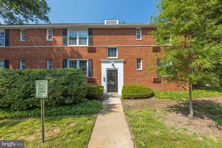 224 N GEORGE MASON DR #224-3, Arlington, VA 22203