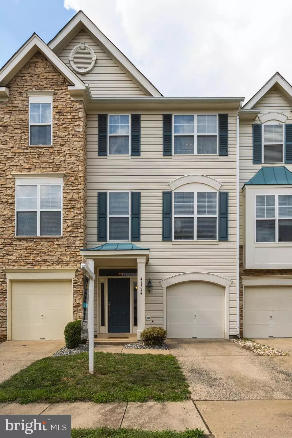 Chantilly, VA 20152,43524 LAIDLOW ST