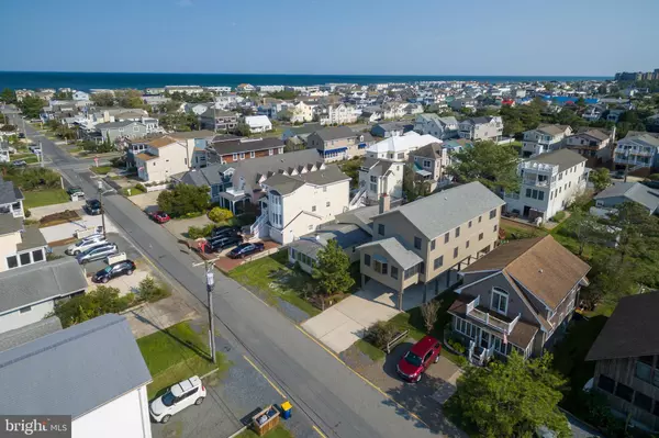 Bethany Beach, DE 19930,214 3RD ST