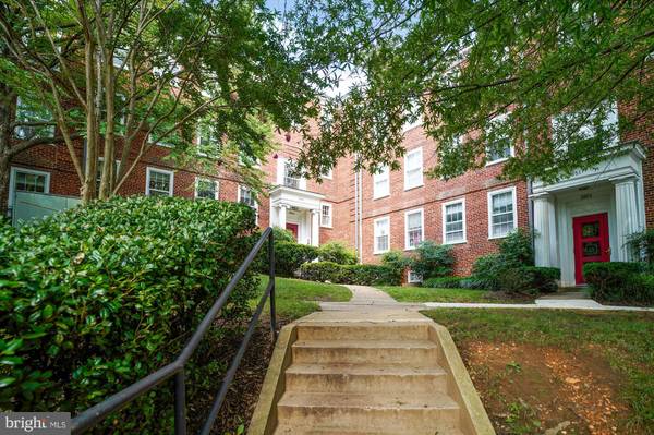 3861 PORTER ST NW #B284, Washington, DC 20016