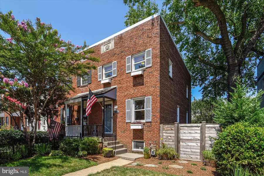 1001 BASHFORD LN, Alexandria, VA 22314